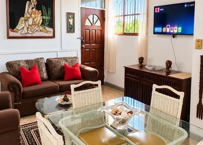 Cozy 3 Of 5 Penthouse In The Heart Of Ochi Ocho Rios